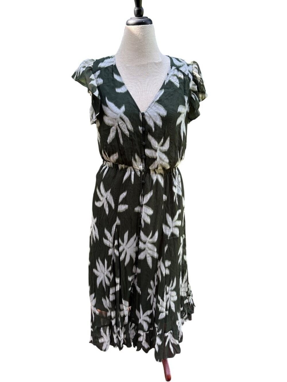 Light Summery Witchery Green & White Floral Button-Front Dress Size 10 Flowy